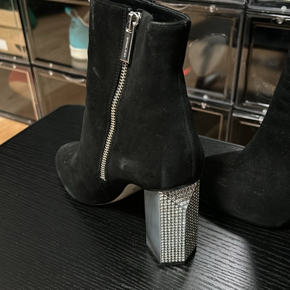 Michael Kors Booties 7.5 CAN - Picture 2 of 4